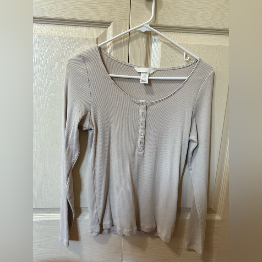 H&M long sleeve Henley top size Medium